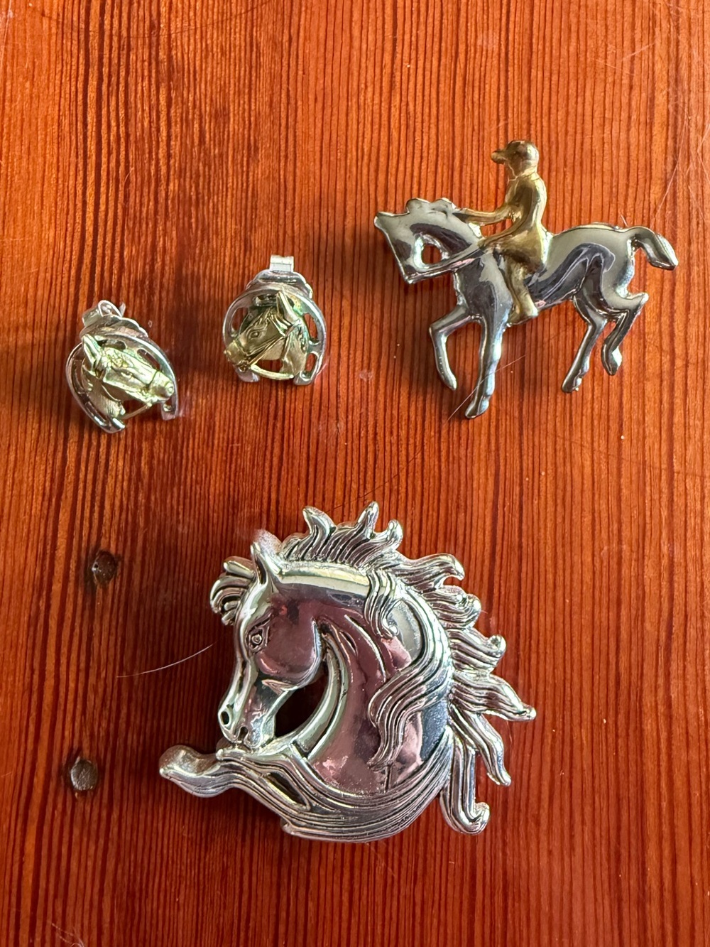 Horse earring set, equestrian jewelry, horse brooch, horse pendant
